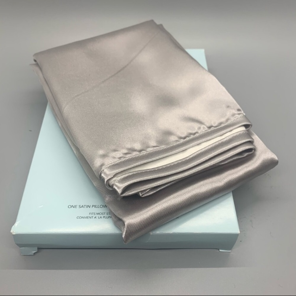 NWT Silked Pillow Case